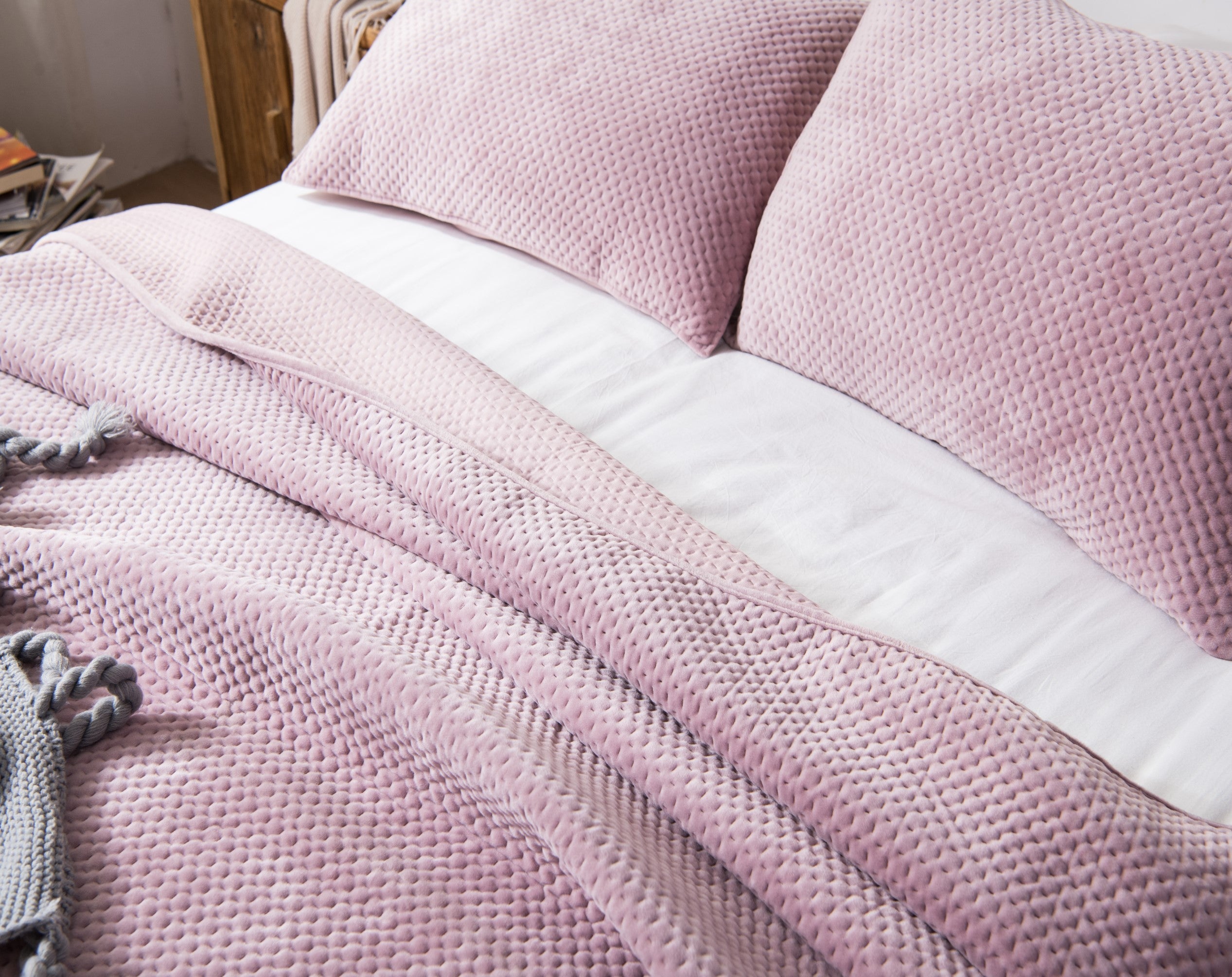 Dusky pink best sale quilted bedspread